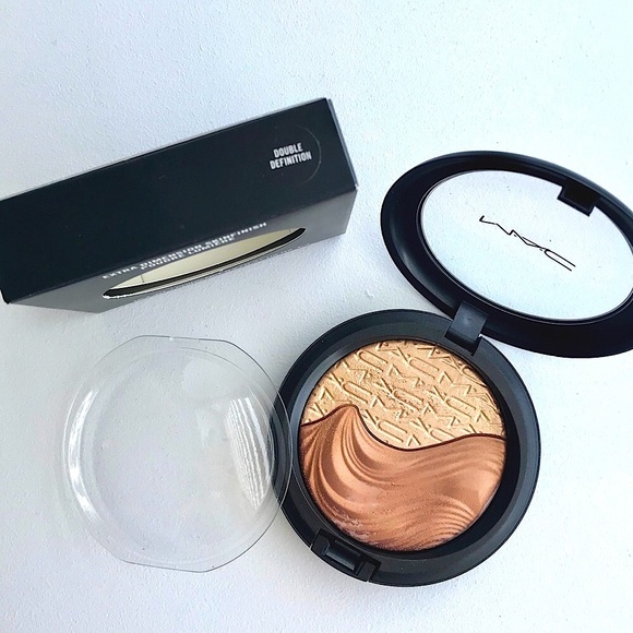 MAC Extra Dimension Mineralize Skinfinish - Picture 1 of 2